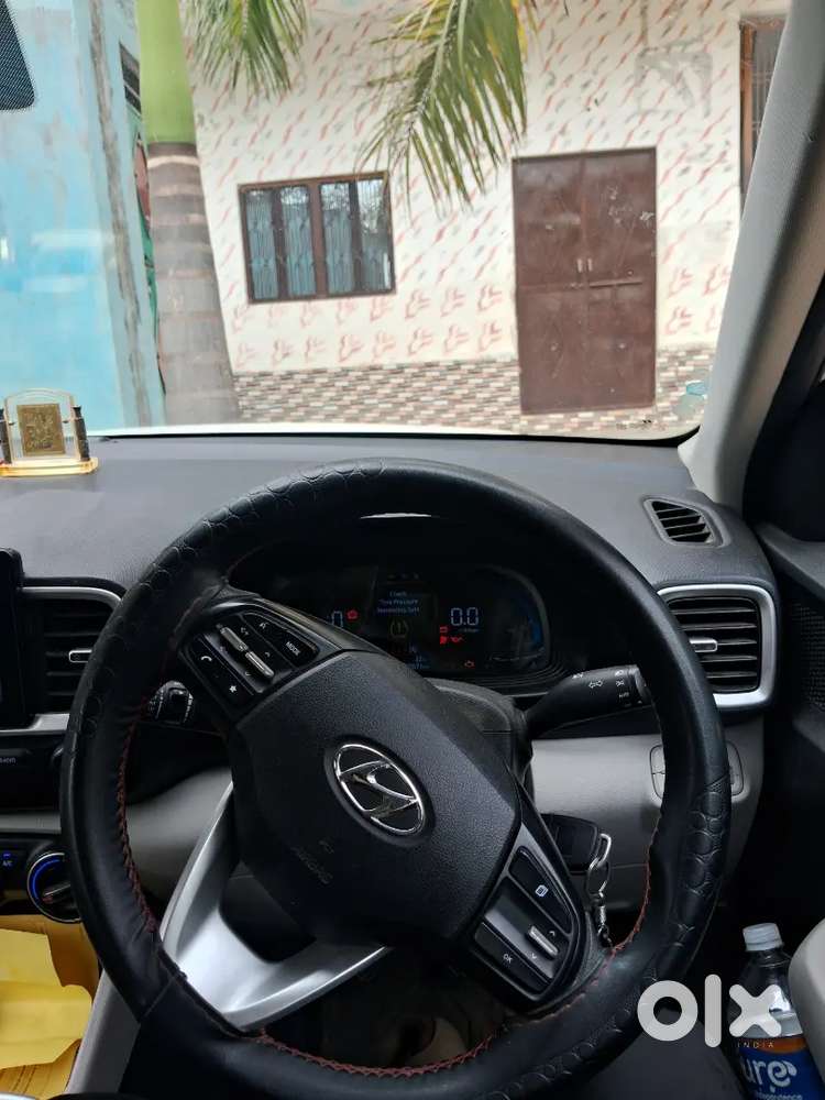 Hundai Venue 2nd Model Only 38000 Km Run