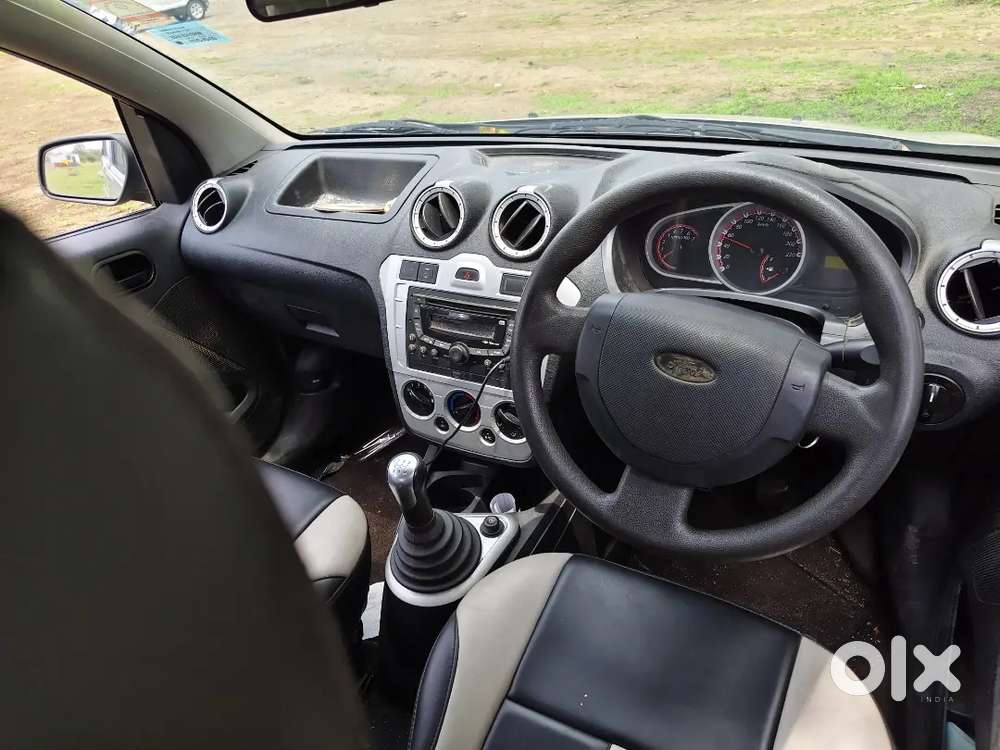 Ford Figo Trend 2011 Petrol Second