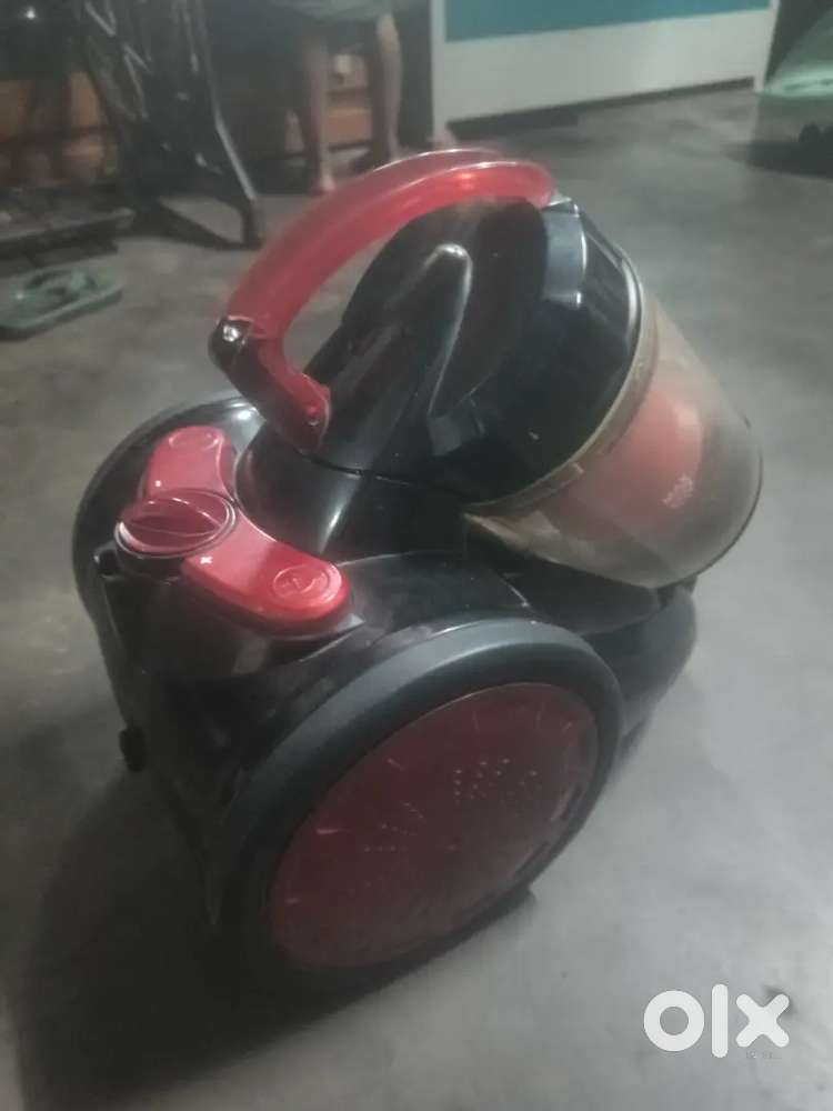 This vaccum cleaner is best name is Tornado