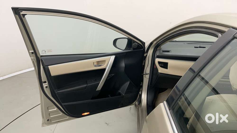Toyota Corolla Altis 1.8 G, 2015, Petrol
