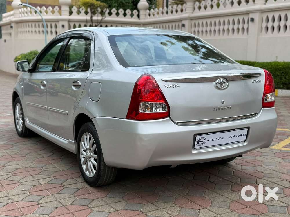 Toyota Etios V, 2011, Petrol