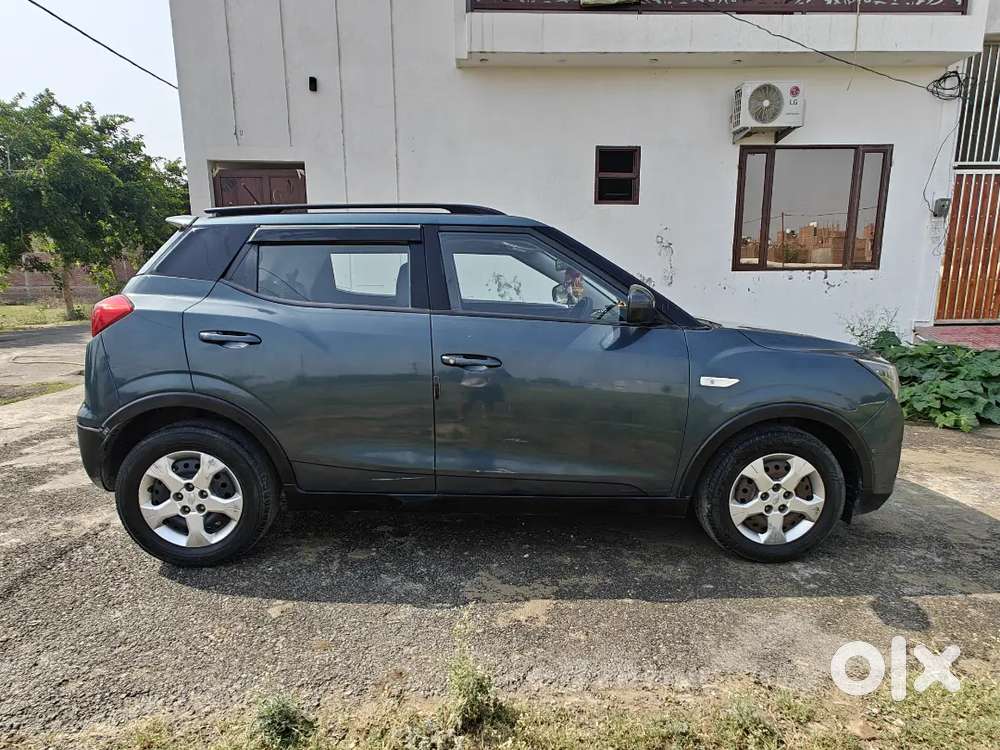 Mahindra Xuv 300 W6 Petrol With Sunroof