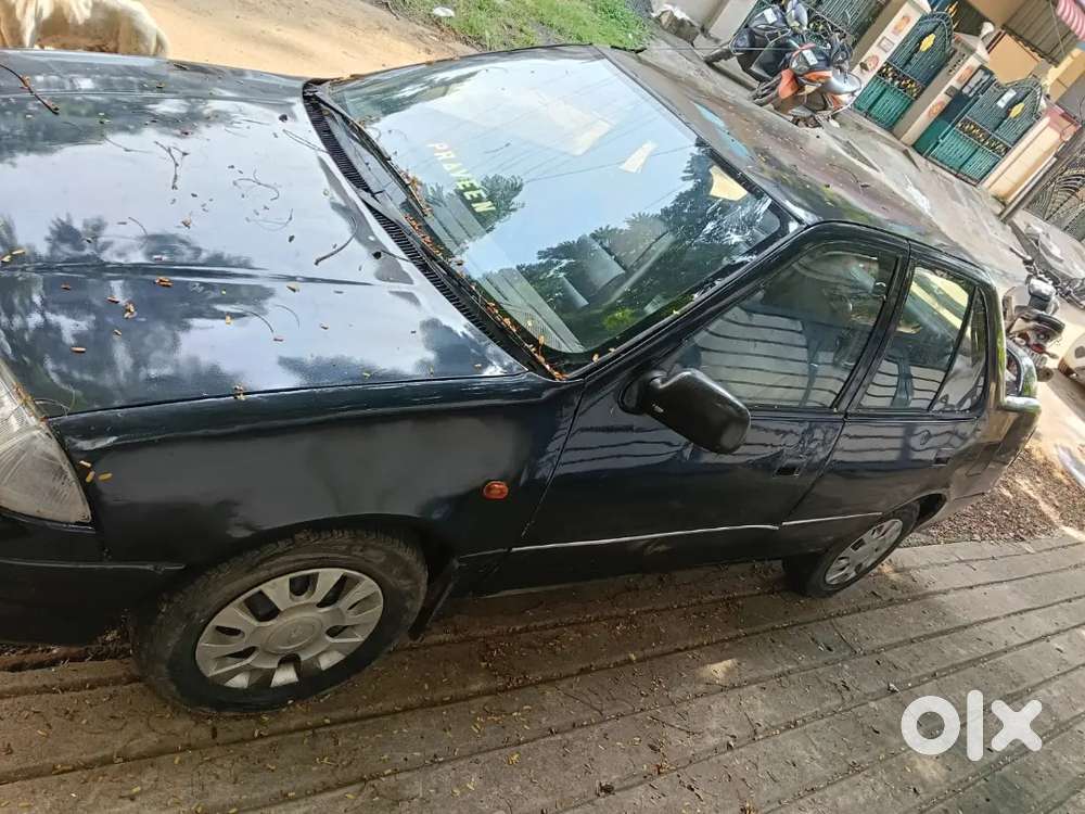 Maruti Suzuki Esteem 1999