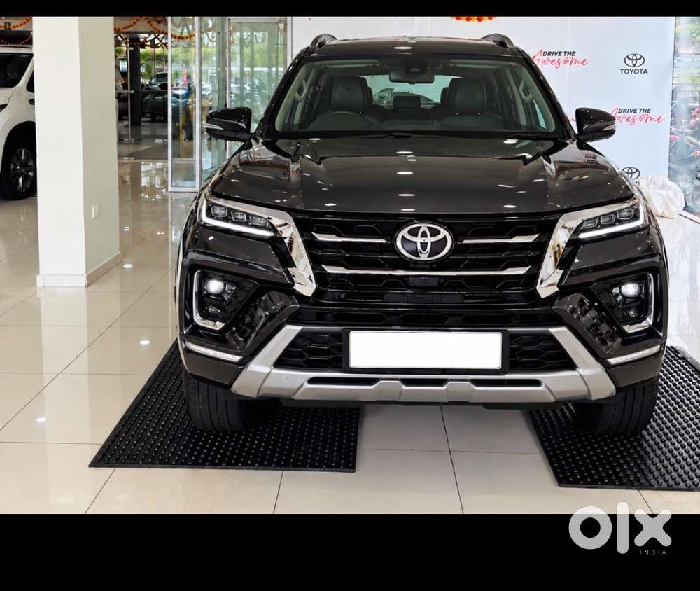 Premium SUV Cars for Self Drive Rental