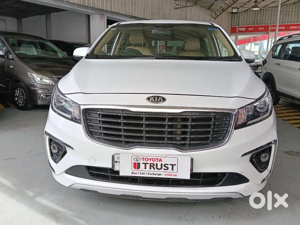 Kia Carnival Premium, 2020, Petrol