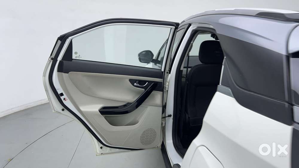 Tata Nexon 1.5 Revotorq Xz Plus Hs Dual Tone, 2022, Petrol