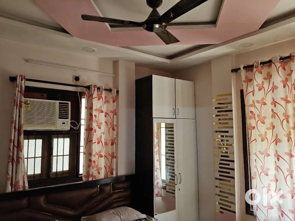 3 BHK floor 2 side corner floor big park facing with lift elevator