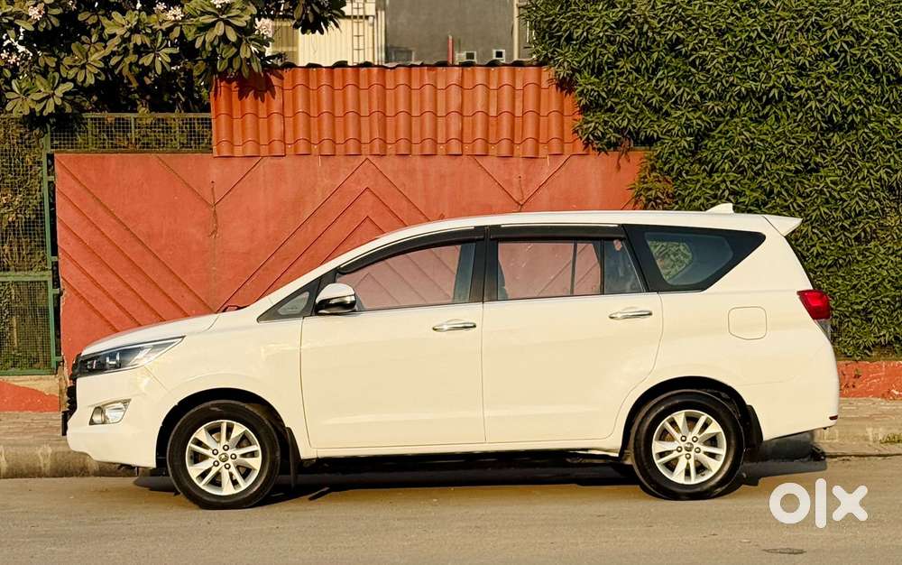 Toyota Innova Crysta 2.4 V 8 Str, 2017, Diesel