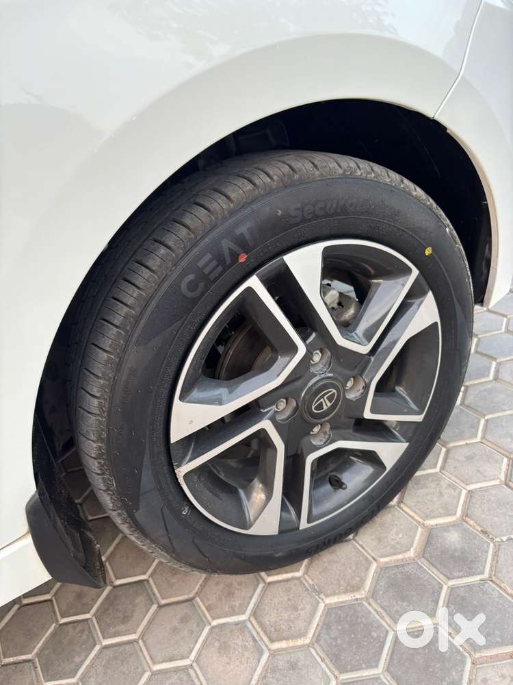 Tata Tiago 1.2 Revotron Xza, 2022, Petrol