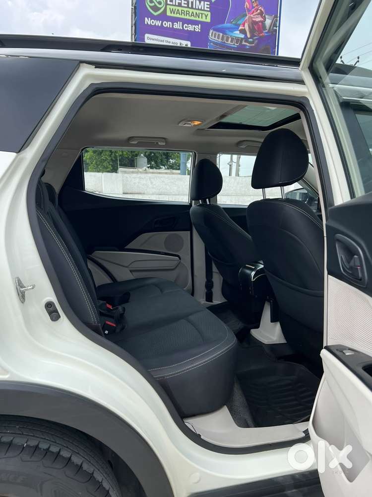 Mahindra Xuv300 W6 Amt Diesel, 2022, Diesel