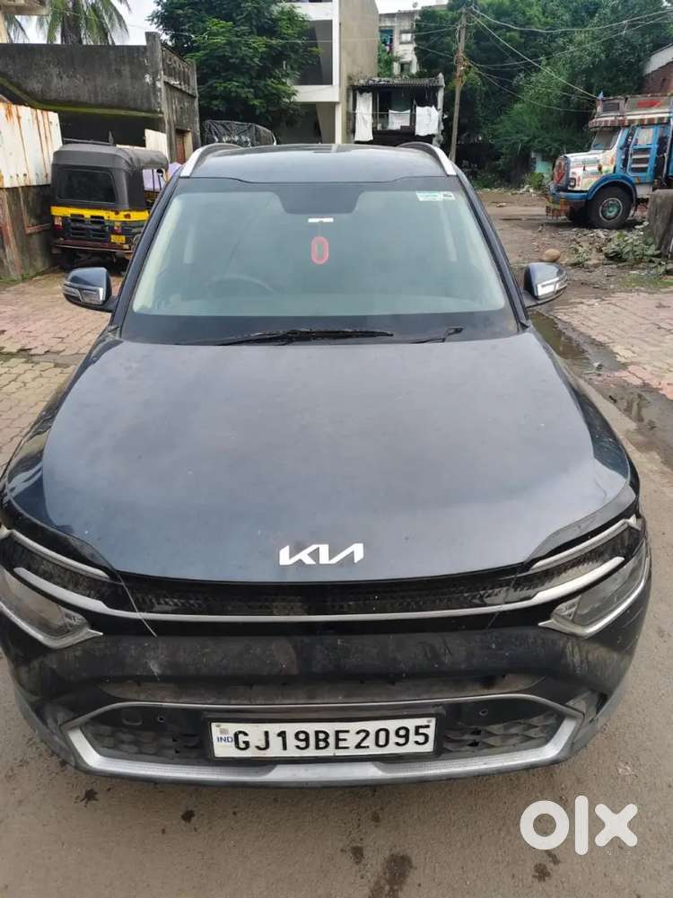 Kia Carens Luxury Plus 2022 Model