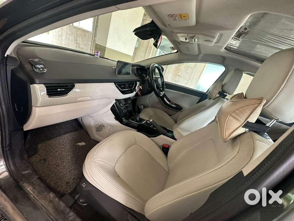 Tata Nexon Xz+ Sunroof , 26,402km -  Petrol , Manual 2022