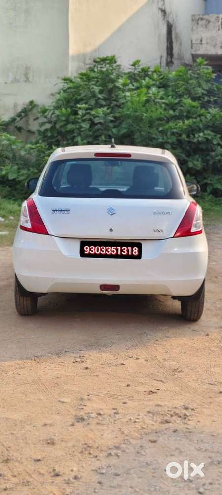 Maruti Suzuki Swift Vxi 1.2 Abs Bs-iv, 2013, Petrol