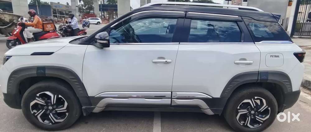 Maruti Suzuki Vitara Brezza 1.5 Zxi Plus At Dual Tone, 2022, Petrol