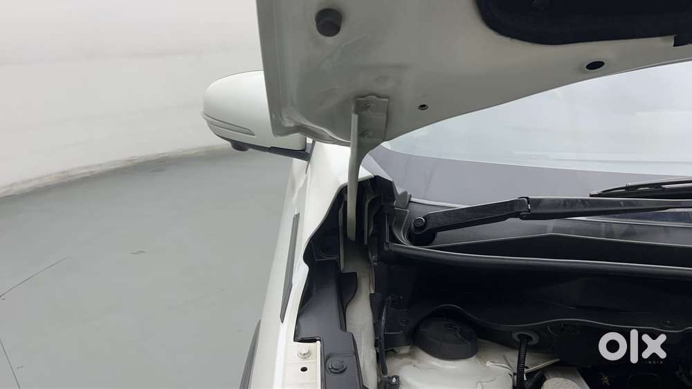 Maruti Suzuki Xl6 1.5 Alpha At, 2022, Petrol