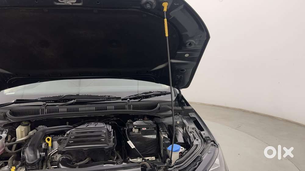 Skoda Slavia Ambition 1.0l Tsi At, 2022, Petrol