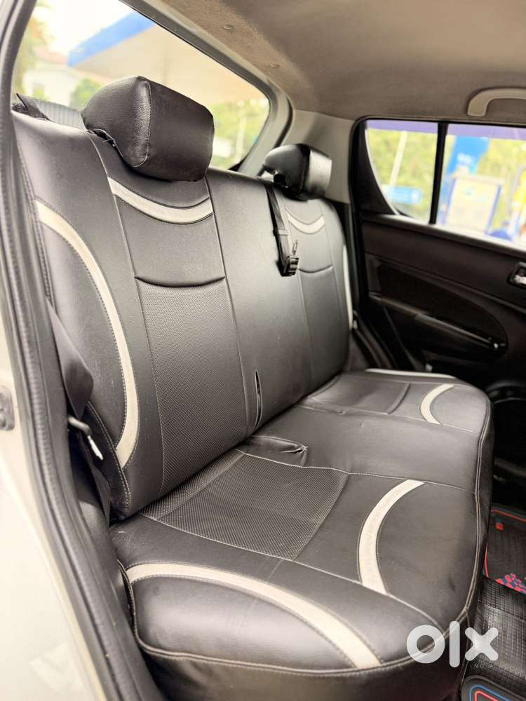 Maruti Suzuki Swift Vxi Ags, 2013, Petrol