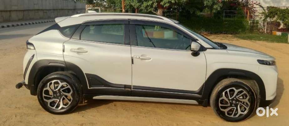 Maruti Suzuki Fronx Alpha 1.0l Turbo Mt Dual Tone, 2025, Petrol