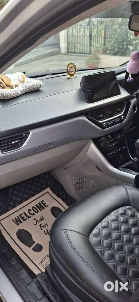Tata Nexon, 2019, Petrol