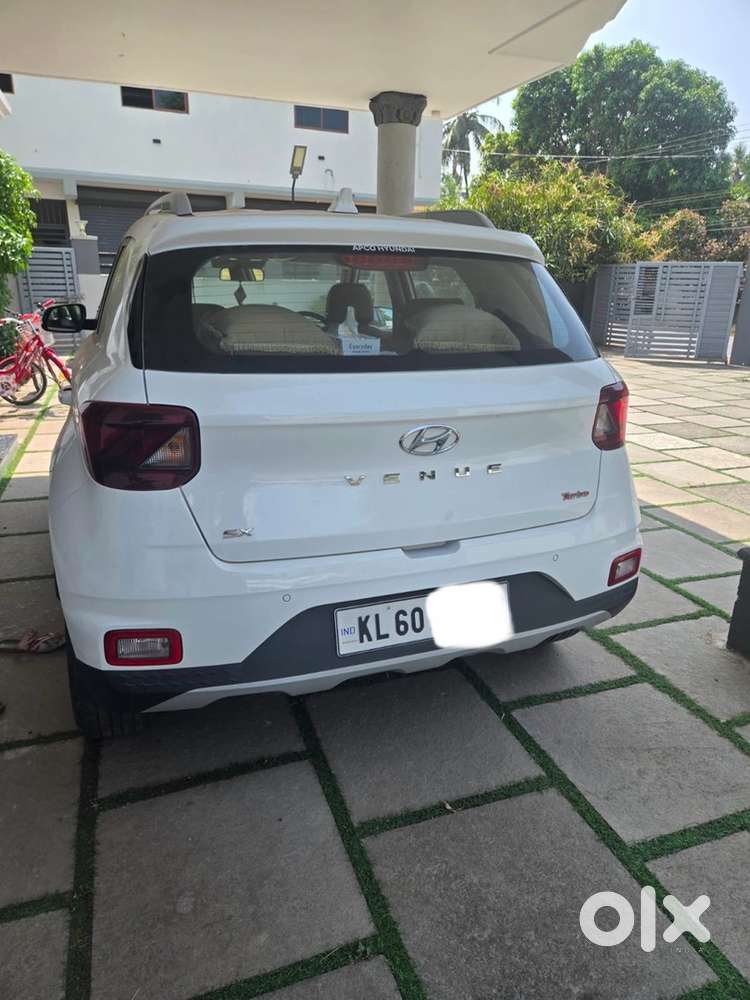 Hyundai Venue 2020 Petrol 30000 Km Driven
