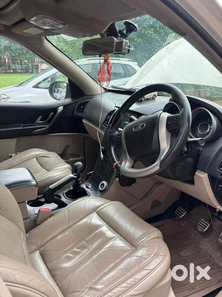 Mahindra Xuv500 W10 Diesel 2016 (sunroof)