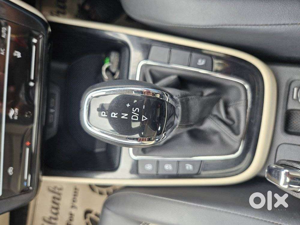 Skoda Slavia 1.0 Tsi Style At, 2023, Petrol