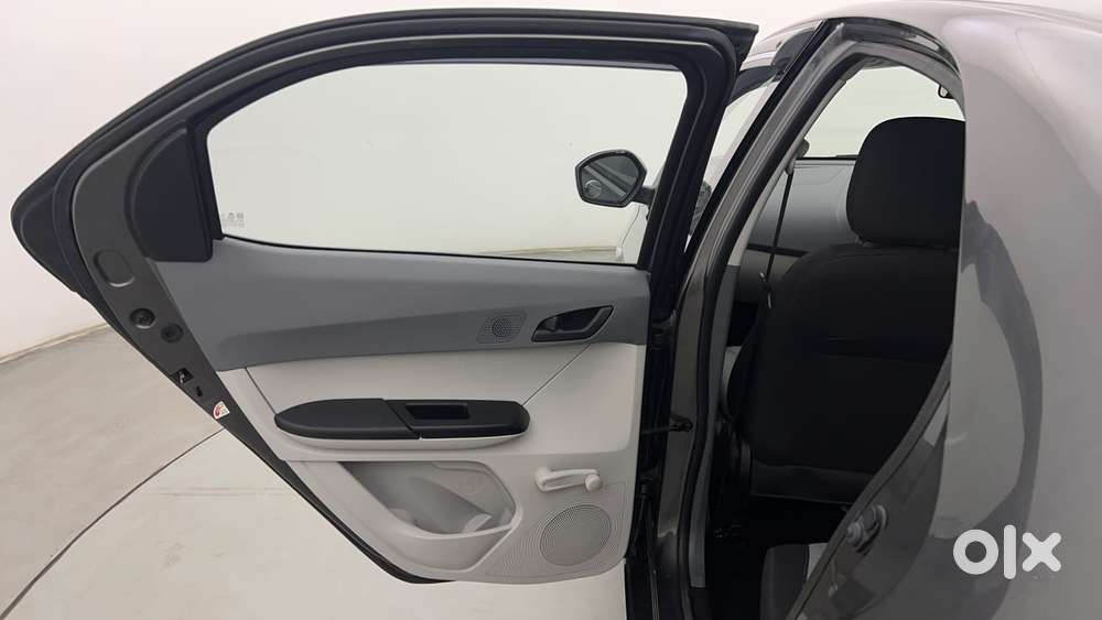 Tata Tiago Xe, 2025, Petrol