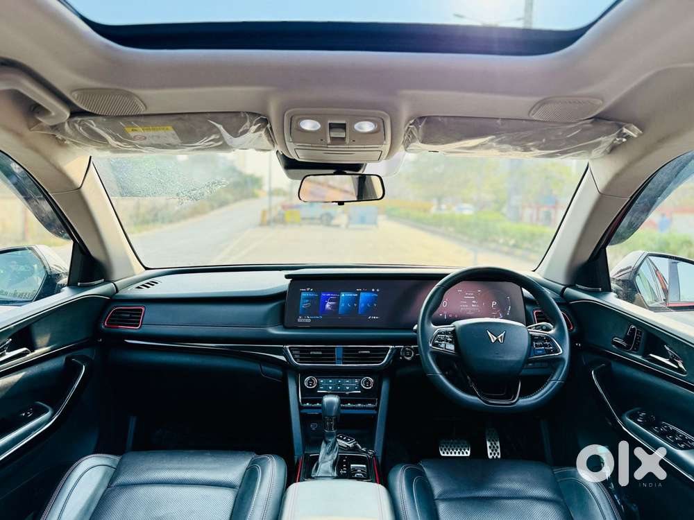 Mahindra Xuv700 2.2 Ax 7 Diesel At Luxury Pack Str, 2024, Diesel