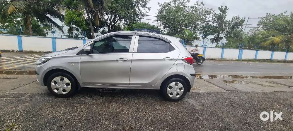 2017-18 Tata Tiago Xta Amt Low Km Company Service 2nd Ownership