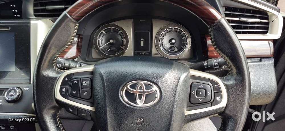 Toyota Innova Crysta 2.4 V, 2017, Diesel