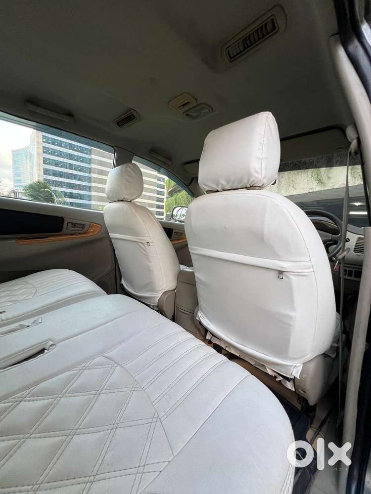 Toyota Innova 2.5 E Diesel Ps 8-seater, 2011, Diesel