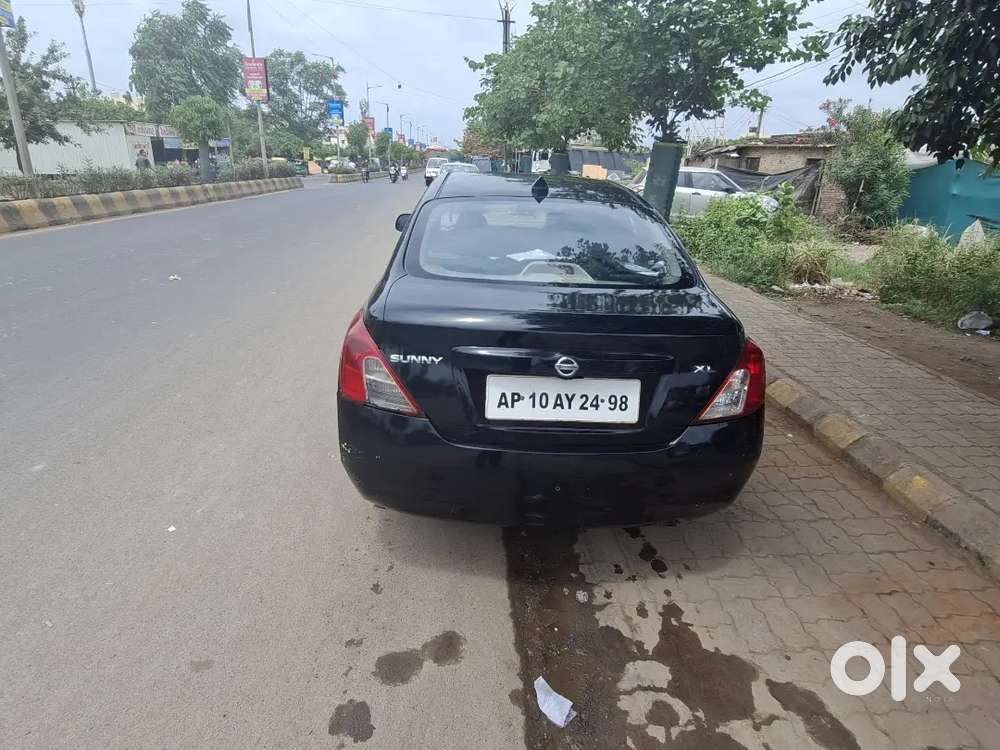 Nissan Sunny Petrol 2012