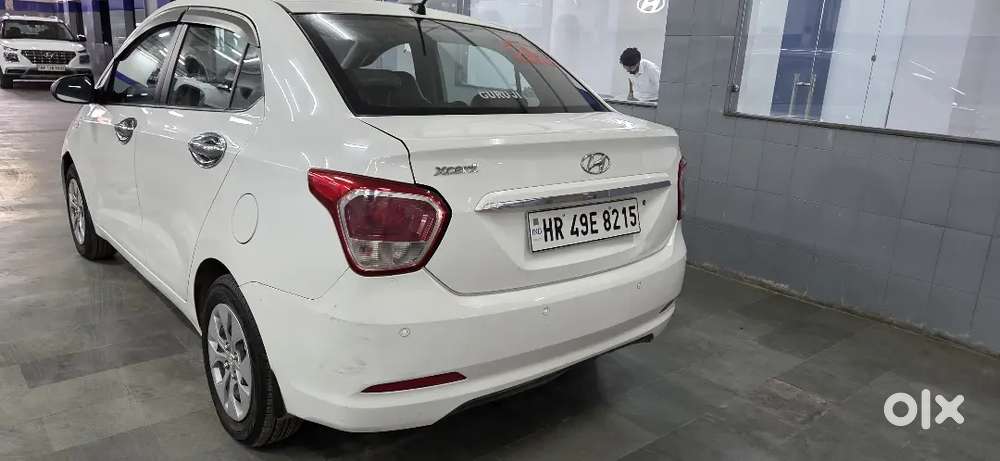 Hyundai Xcent 2016 Petrol 124000 Km Driven