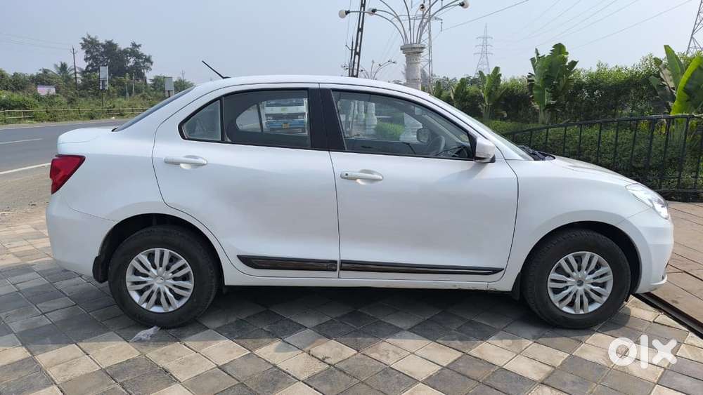 Maruti Suzuki Swift Dzire Vxi(o) Amt, 2022, Petrol