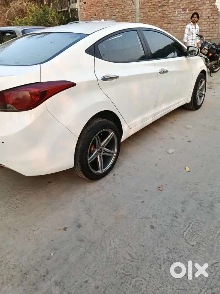 Hyundai Elantra 2014 Diesel 125000 Km Driven