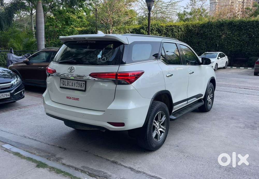 Toyota Fortuner 2018 Diesel 175000 Km Driven
