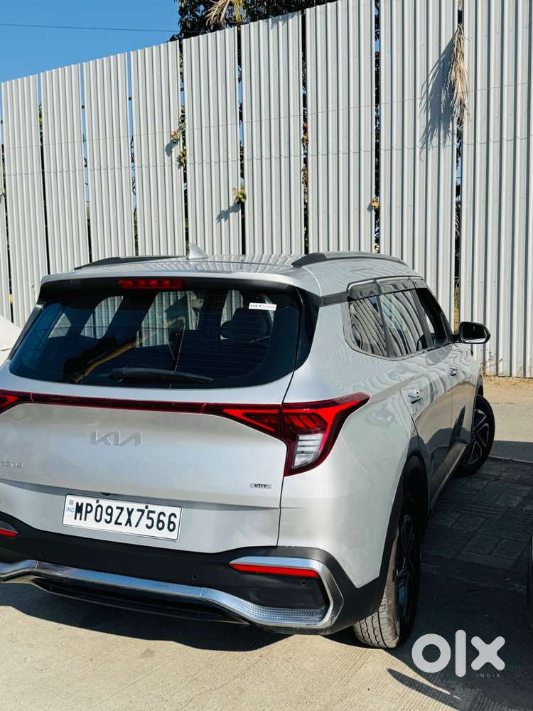 Kia Carens Luxury 2023