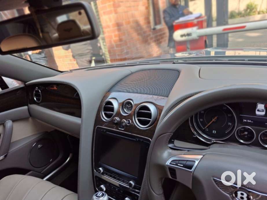 Bentley Continental Flying Spur Sedan, 2016, Petrol