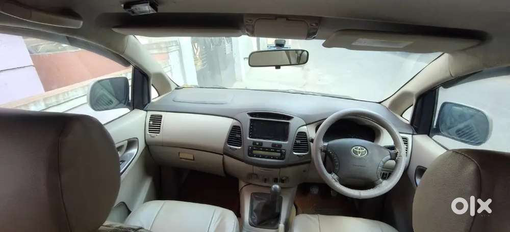 Toyota Innova 2.5 V 2011 Silver Grey
