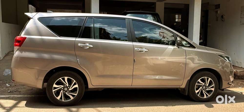 Toyota Innova Crysta 2.4 V, 2025, Diesel