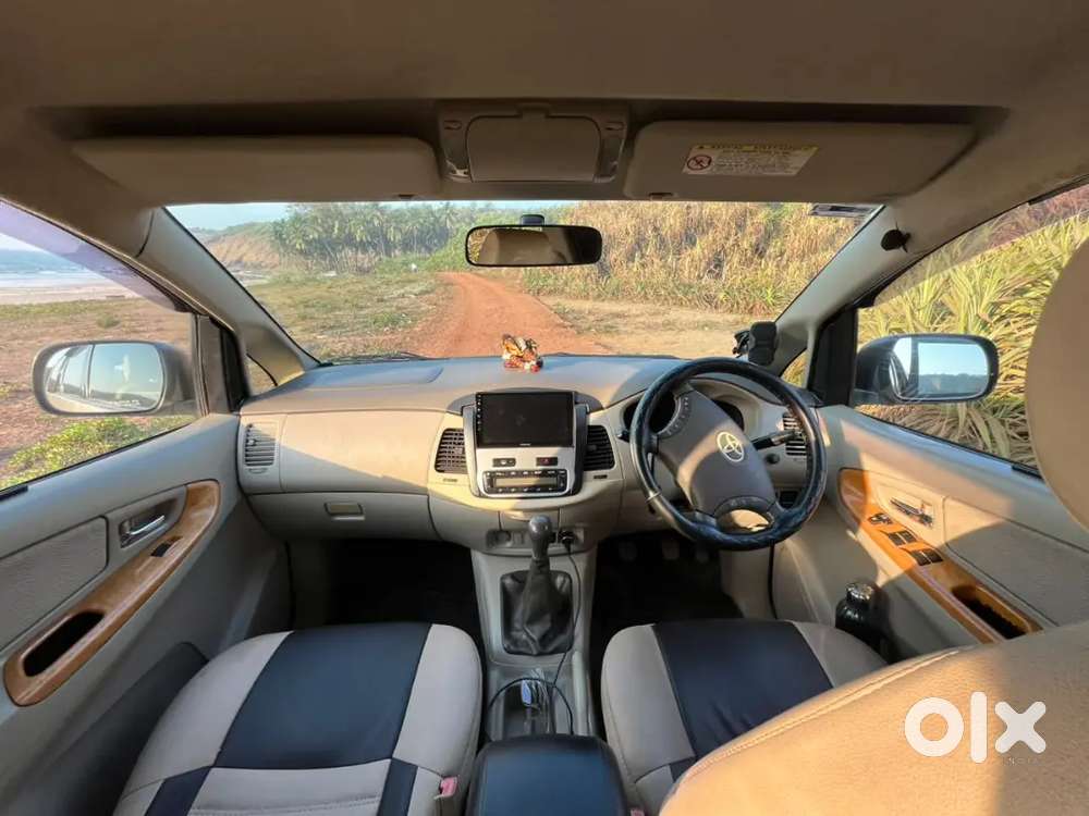 Toyota Innova 2.5 V 2011