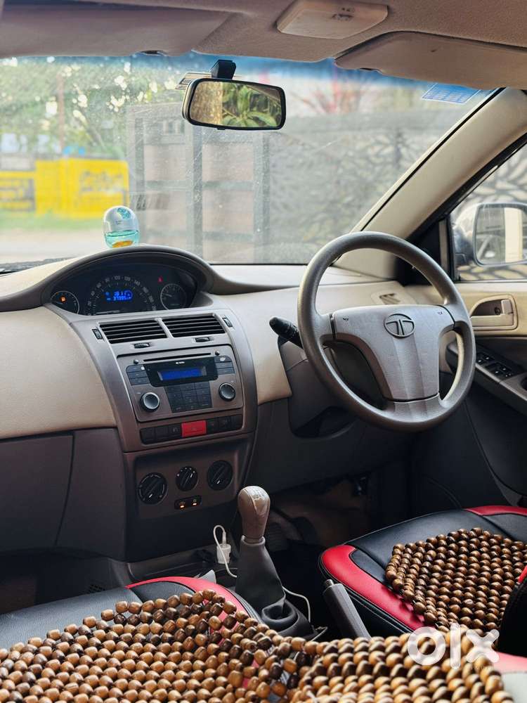 Tata Indica Vista Aura 1.2 Safire (abs), 2010, Petrol