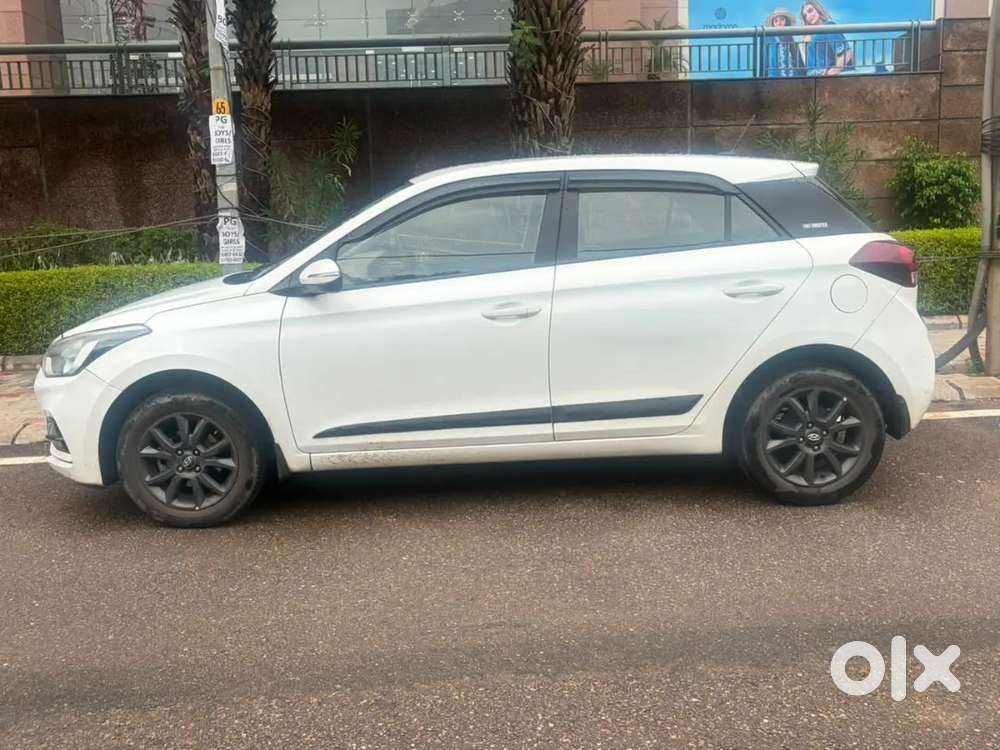 Hyundai I20 2020 Petrol 90000 Km Driven