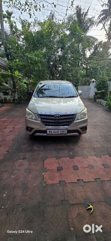 Toyota Innova 2015 Diesel Well Maintained