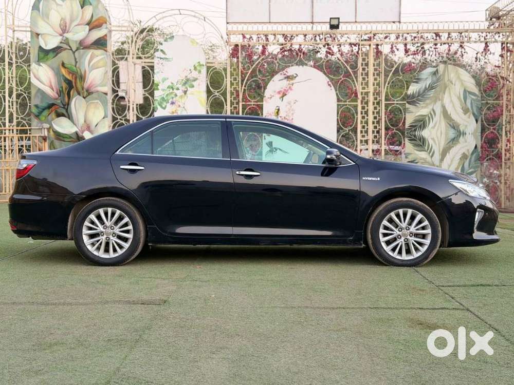 Toyota Camry 2.5 Hybrid, 2016, Cng & Hybrids