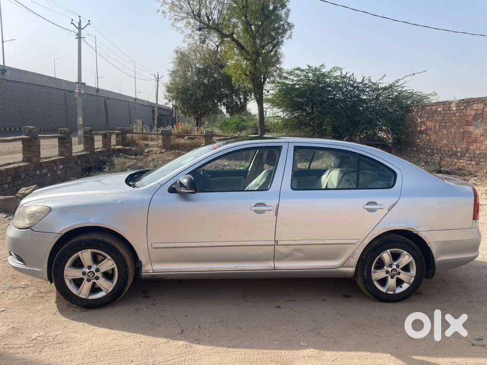 Skoda Laura 2011 Petrol Well Maintained