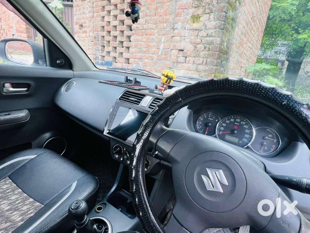 Maruti Suzuki Swift 2010 Petrol+cng  Ch Regd. 95000 Km Driven