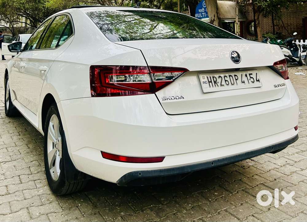 Skoda Superb Style 1.8 Tsi At, 2018, Petrol