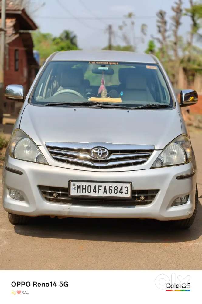 Toyota Innova 2012 Diesel 200000 Km Driven