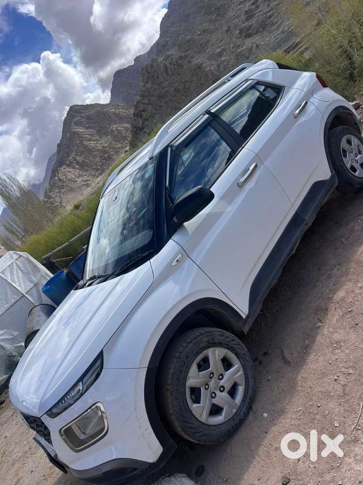 Hyundai Venue 2020 Petrol Well Maintained
